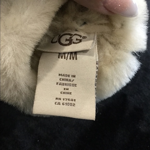 Ugg Woman’s Gloves - Picture 3 of 4